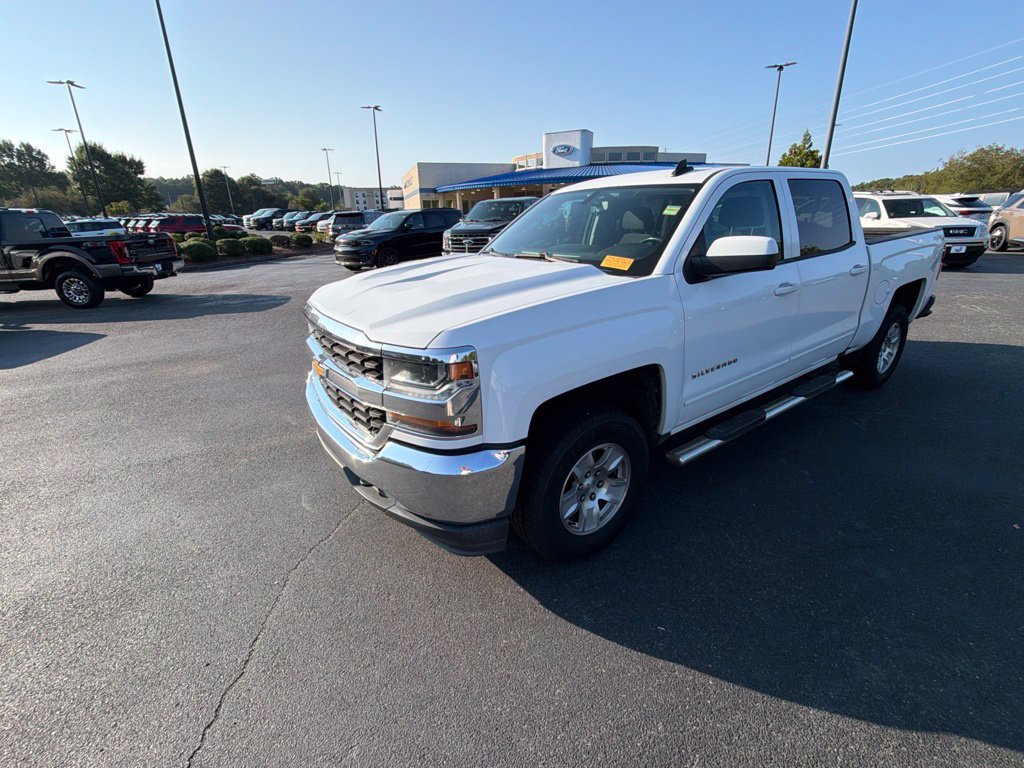 Used 2017 Chevrolet Silverado 1500 LT w/ Trailering Package AWD/4WD image 17