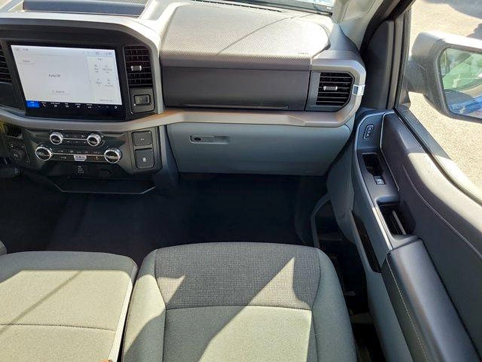 Used 2025 Ford F150 XLT w/ Equipment Group 301A Standard AWD/4WD image 17