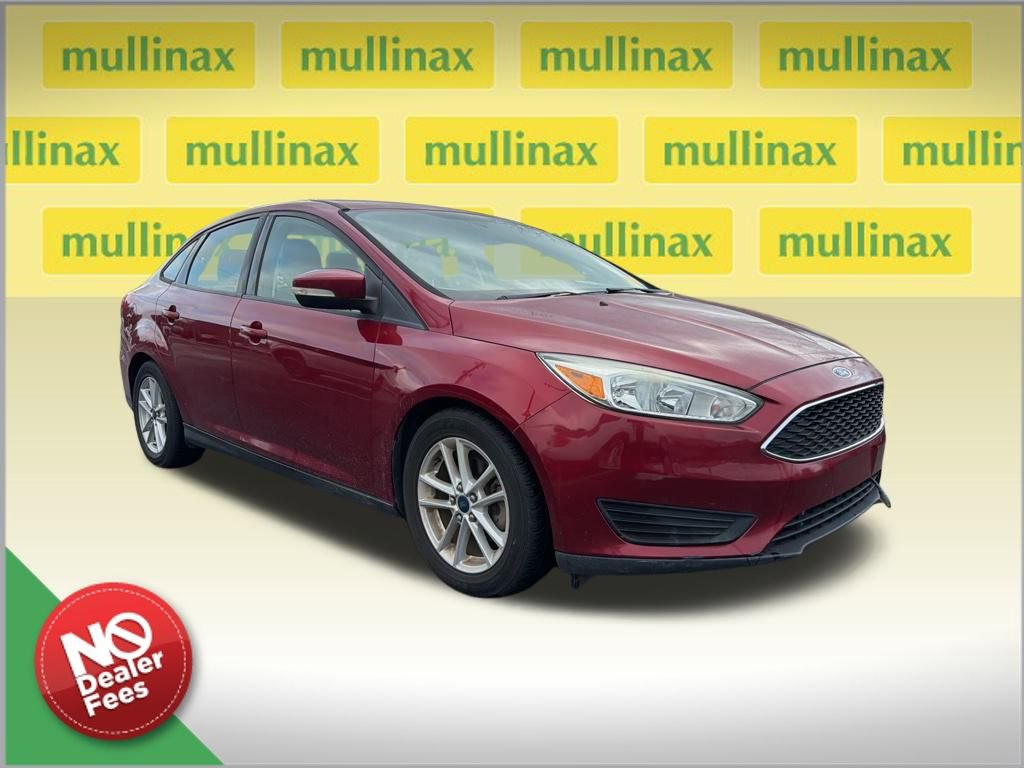 Used 2015 Ford Focus SE image 1