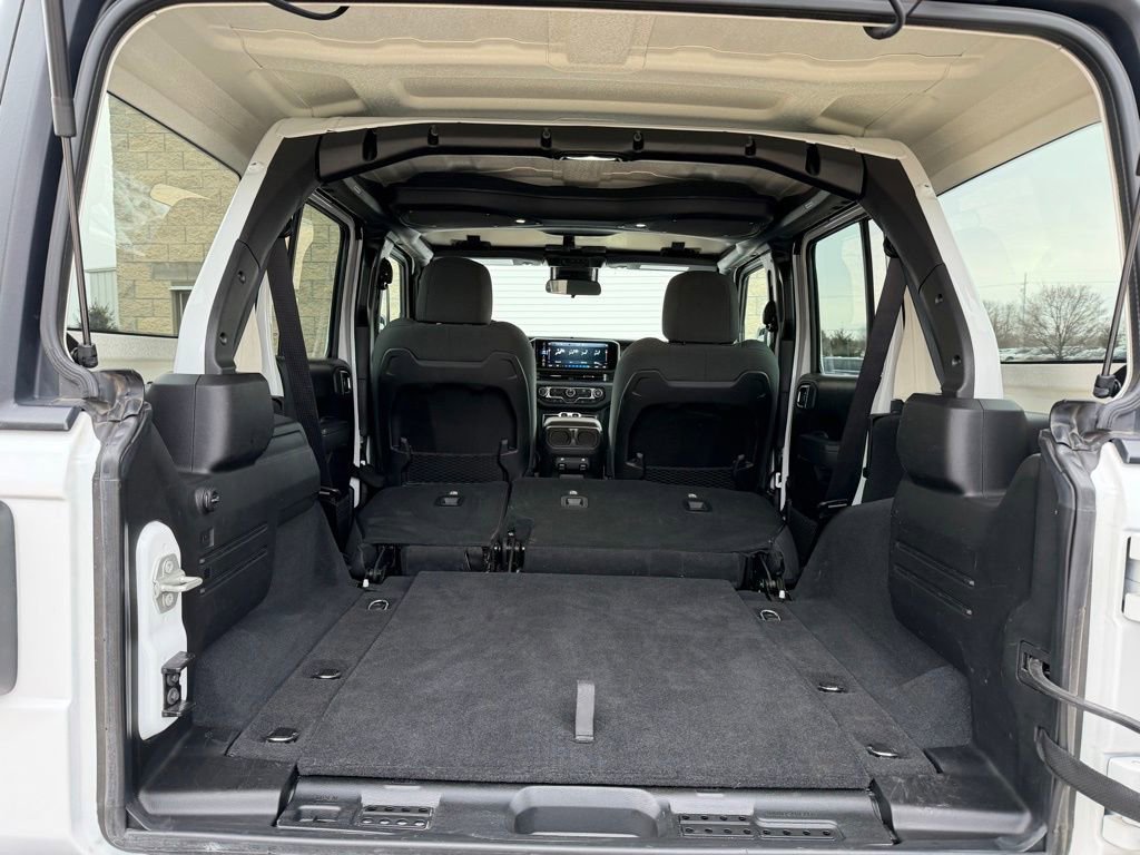 Used 2024 Jeep Wrangler Rubicon image 10