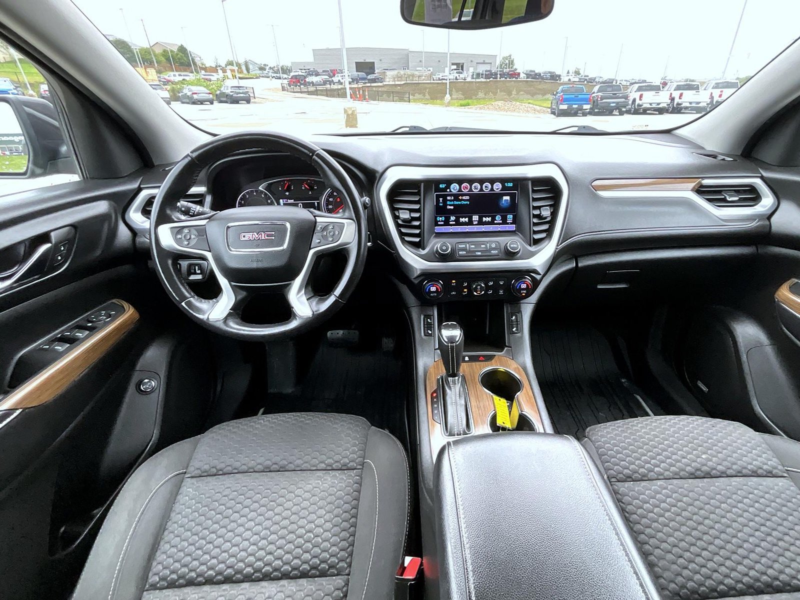 Used 2017 GMC Acadia SLE FWD image 14