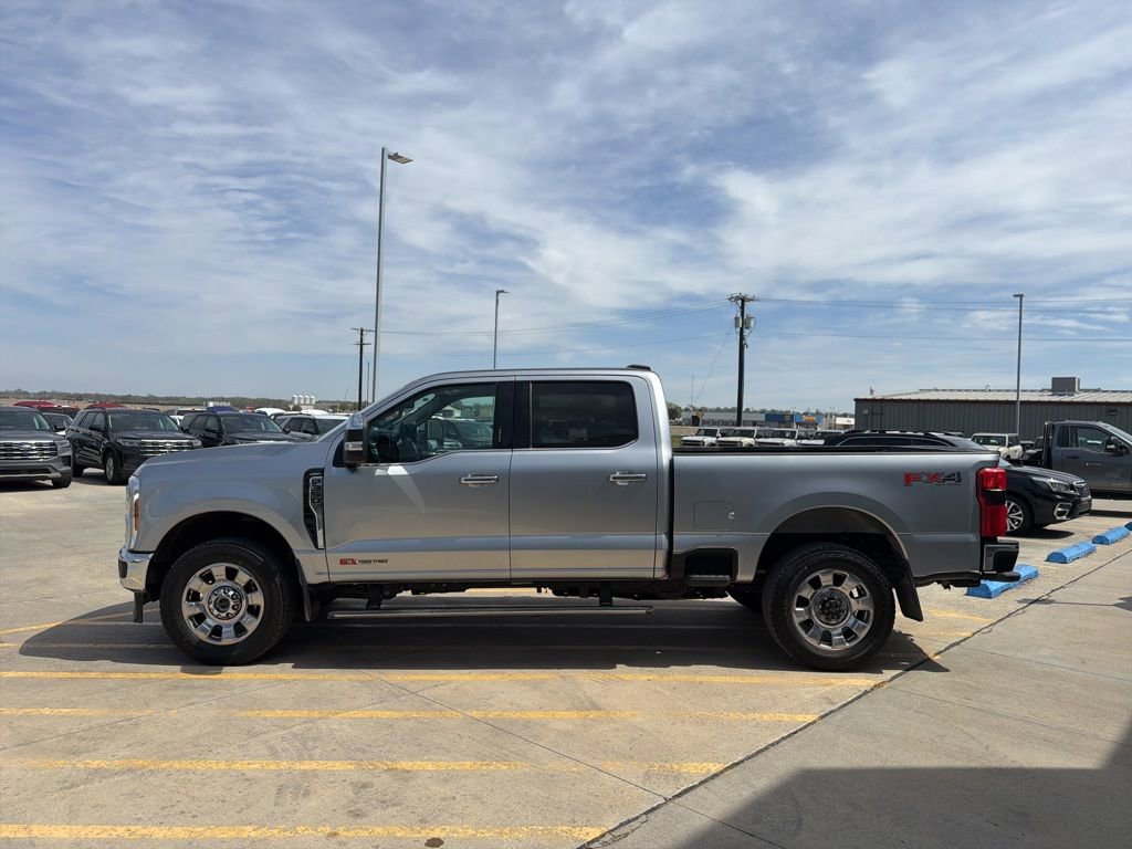 Used 2023 Ford F350 Lariat w/ Lariat Ultimate Package AWD/4WD image 4