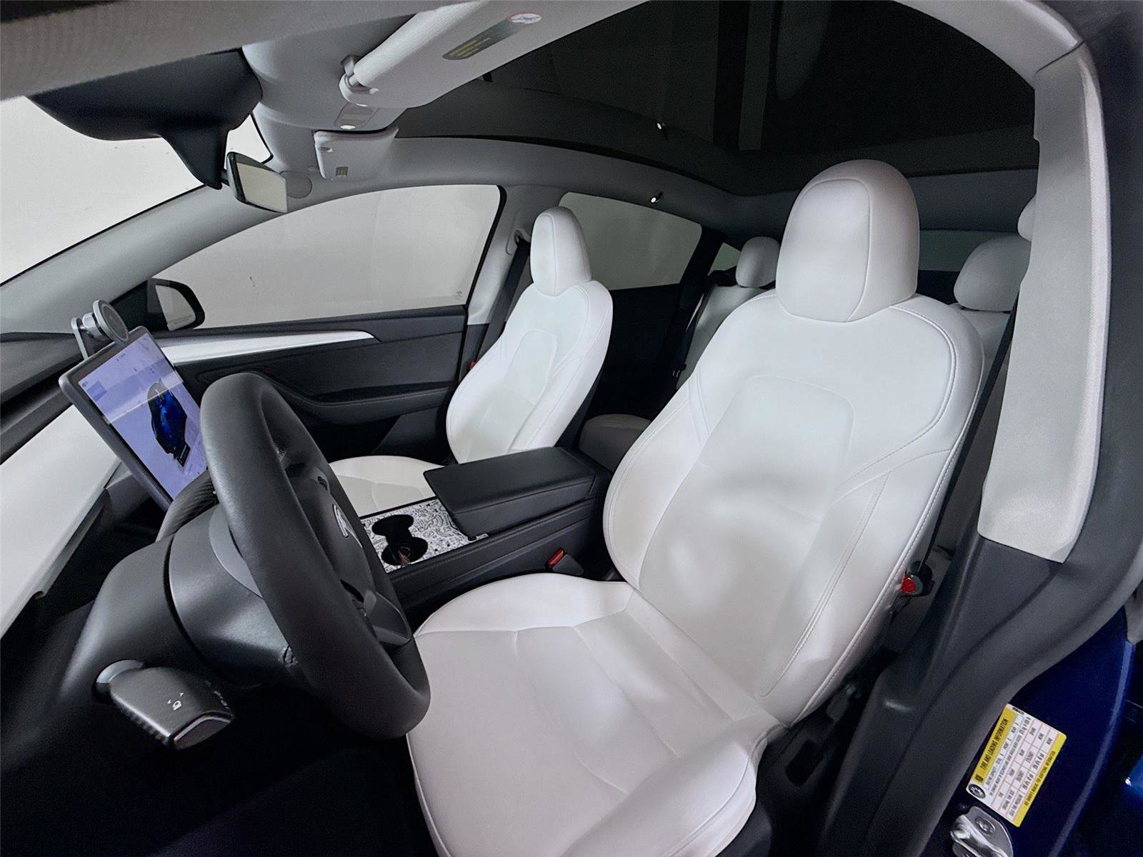 Used 2023 Tesla Model Y Performance AWD/4WD image 2