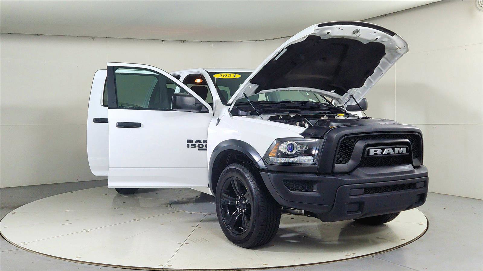 Used 2024 RAM 1500 Classic Warlock image 9