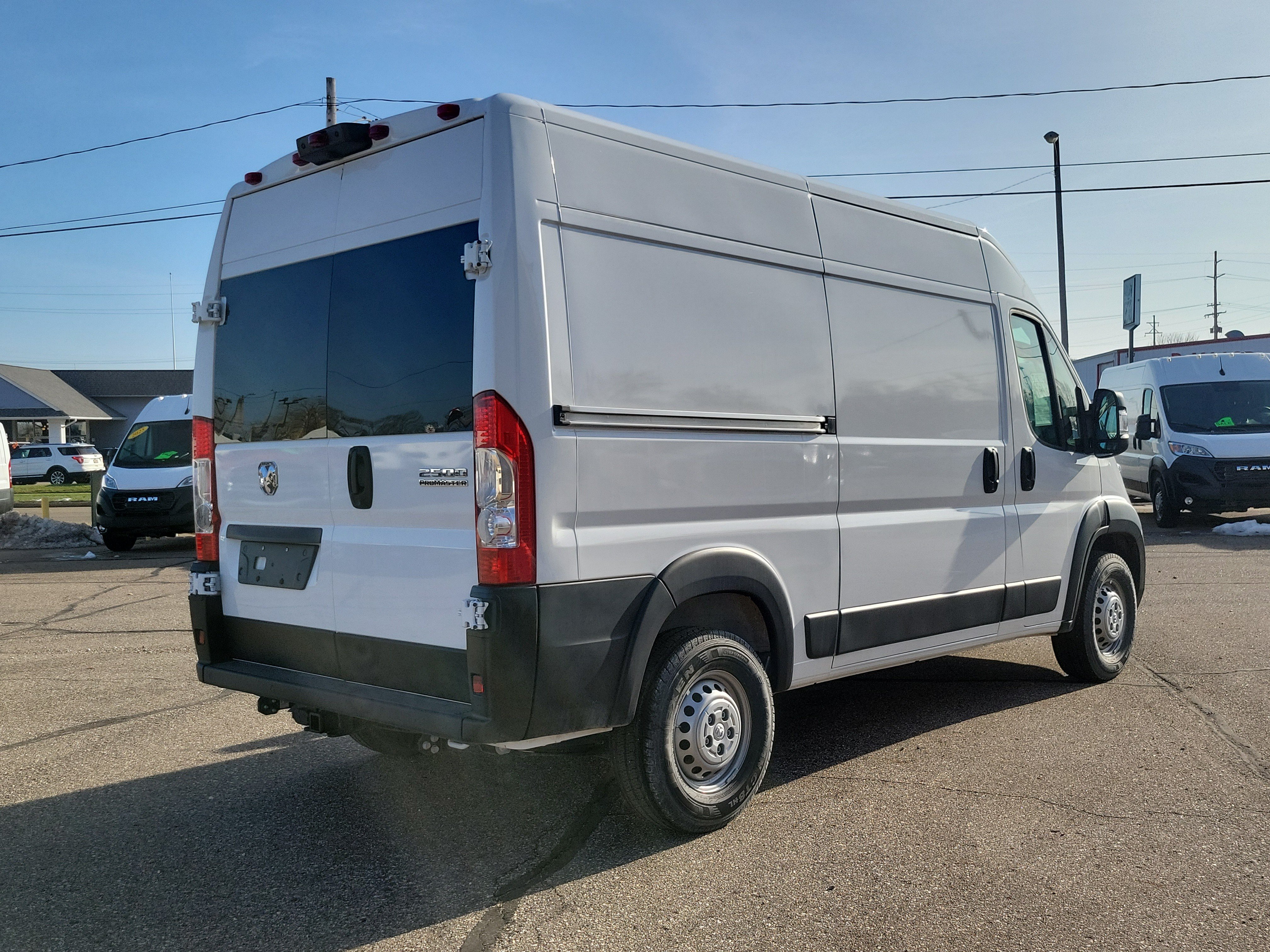 Used 2025 RAM ProMaster 2500 w/ Convenience Group FWD image 5