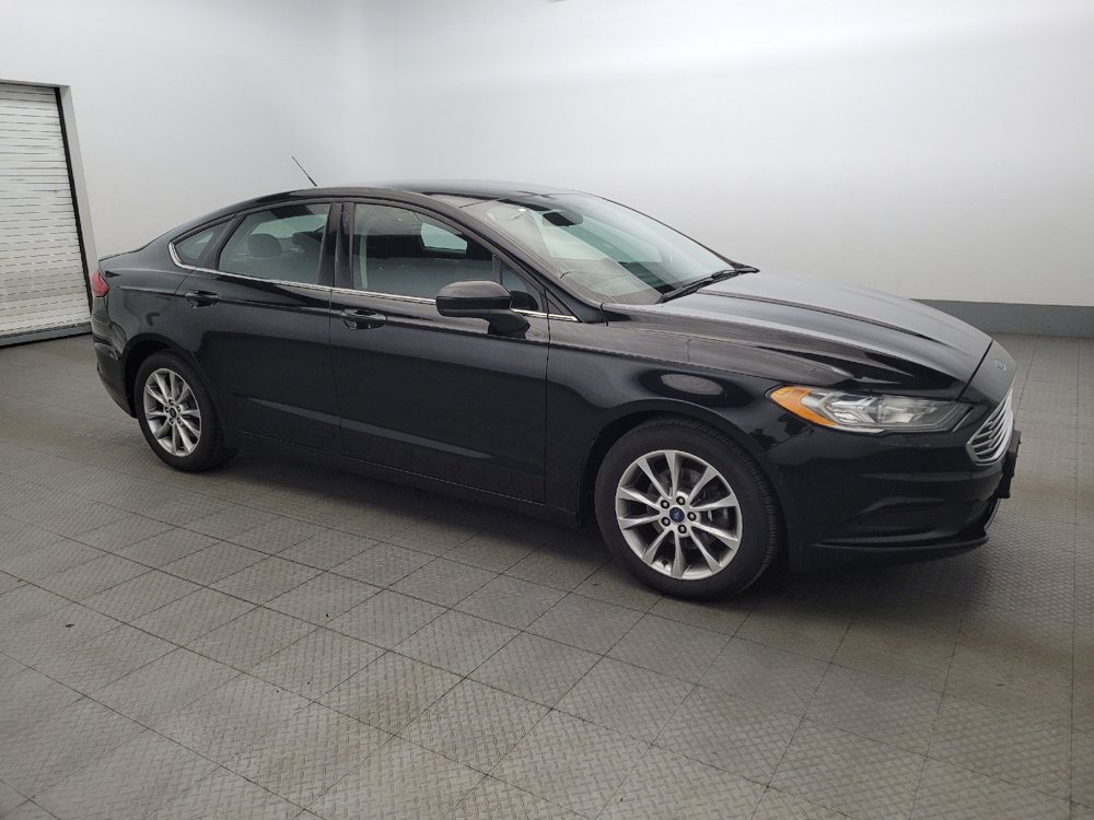 Used 2017 Ford Fusion SE image 11