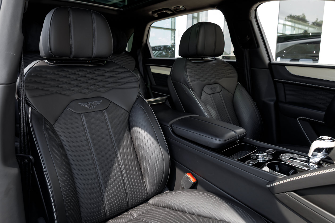 Used 2023 Bentley Bentayga Extended Wheelbase AWD/4WD image 36