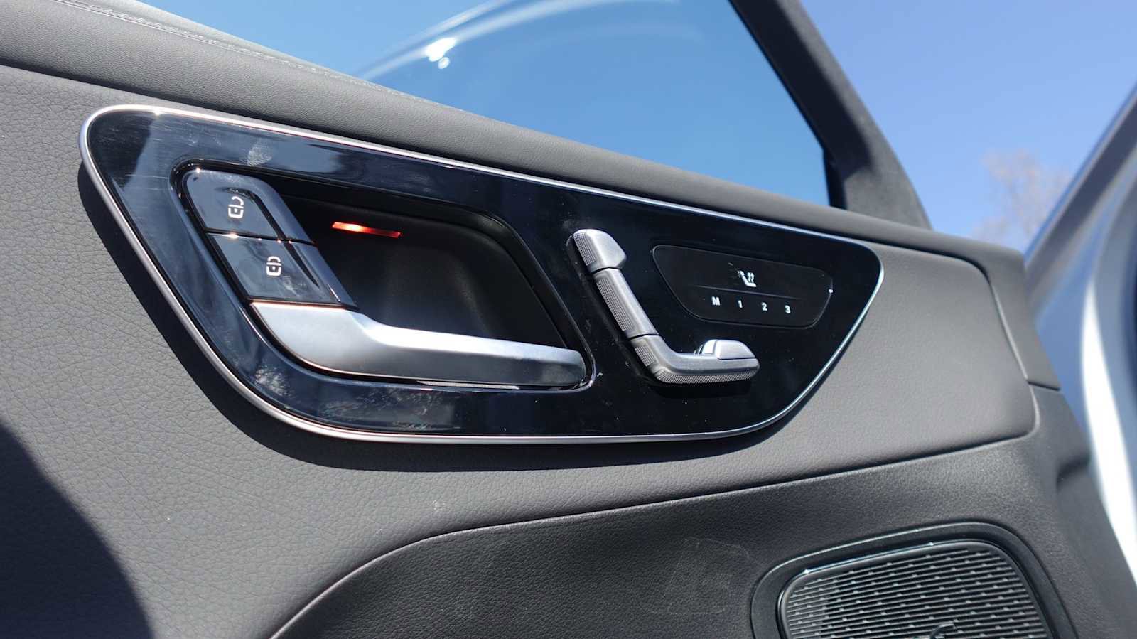 Used 2026 Mercedes-Benz GLC 300 4MATIC image 28