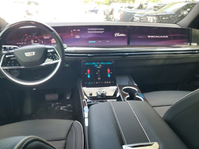 New 2026 Cadillac Escalade ESV Luxury AWD/4WD image 7