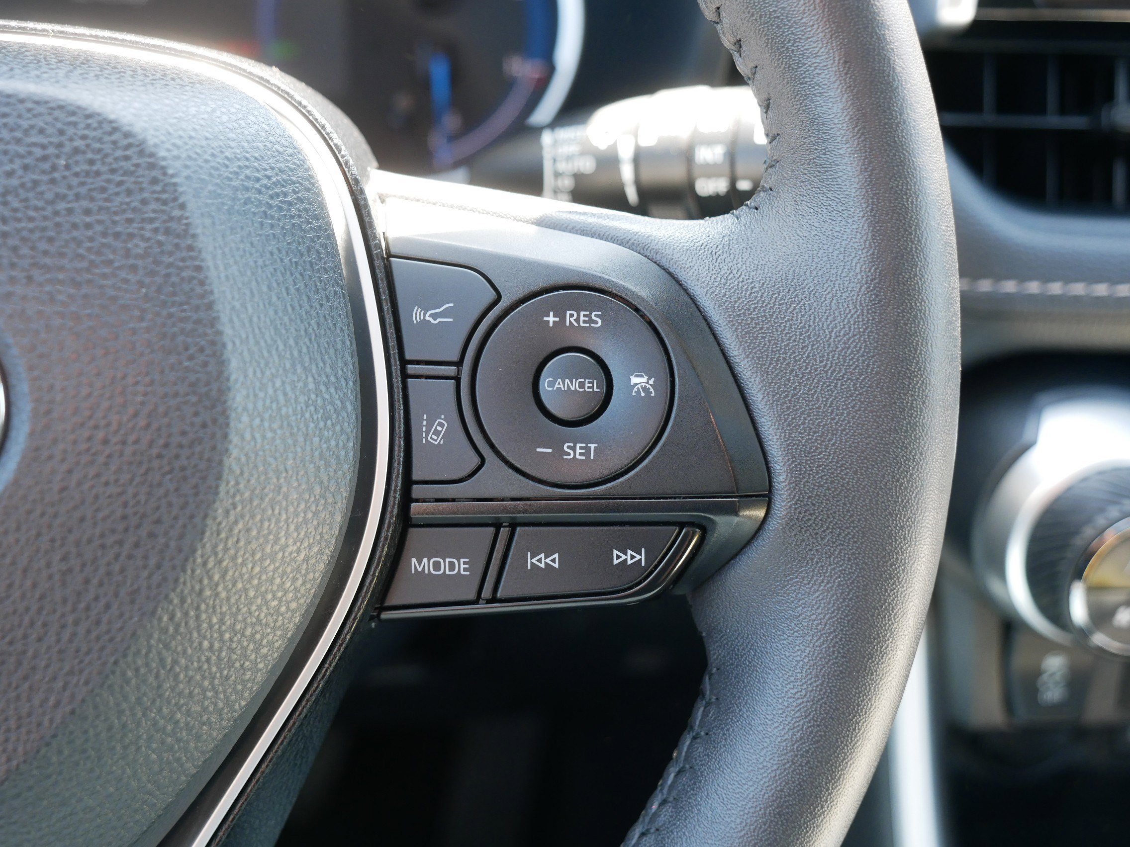 Used 2023 Toyota RAV4 XLE w/ Convenience Package AWD/4WD image 30