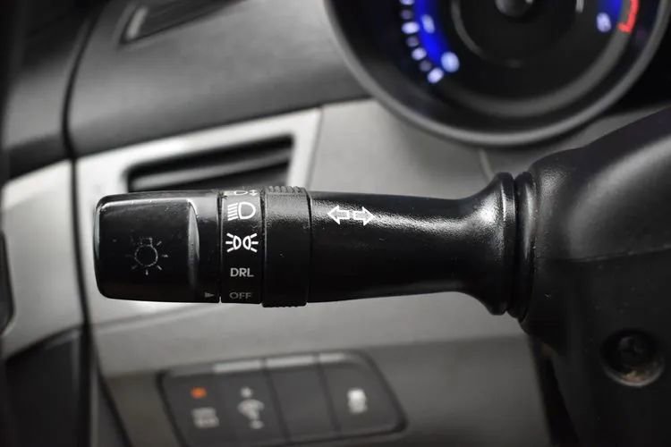 Used 2014 Hyundai Elantra SE FWD image 24