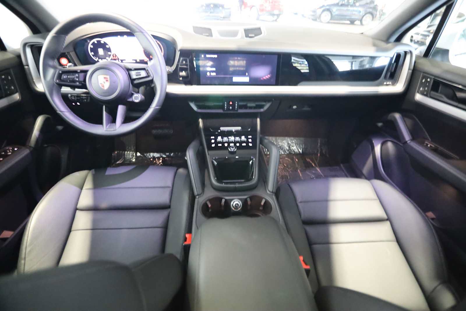 Used 2025 Porsche Cayenne AWD/4WD image 20