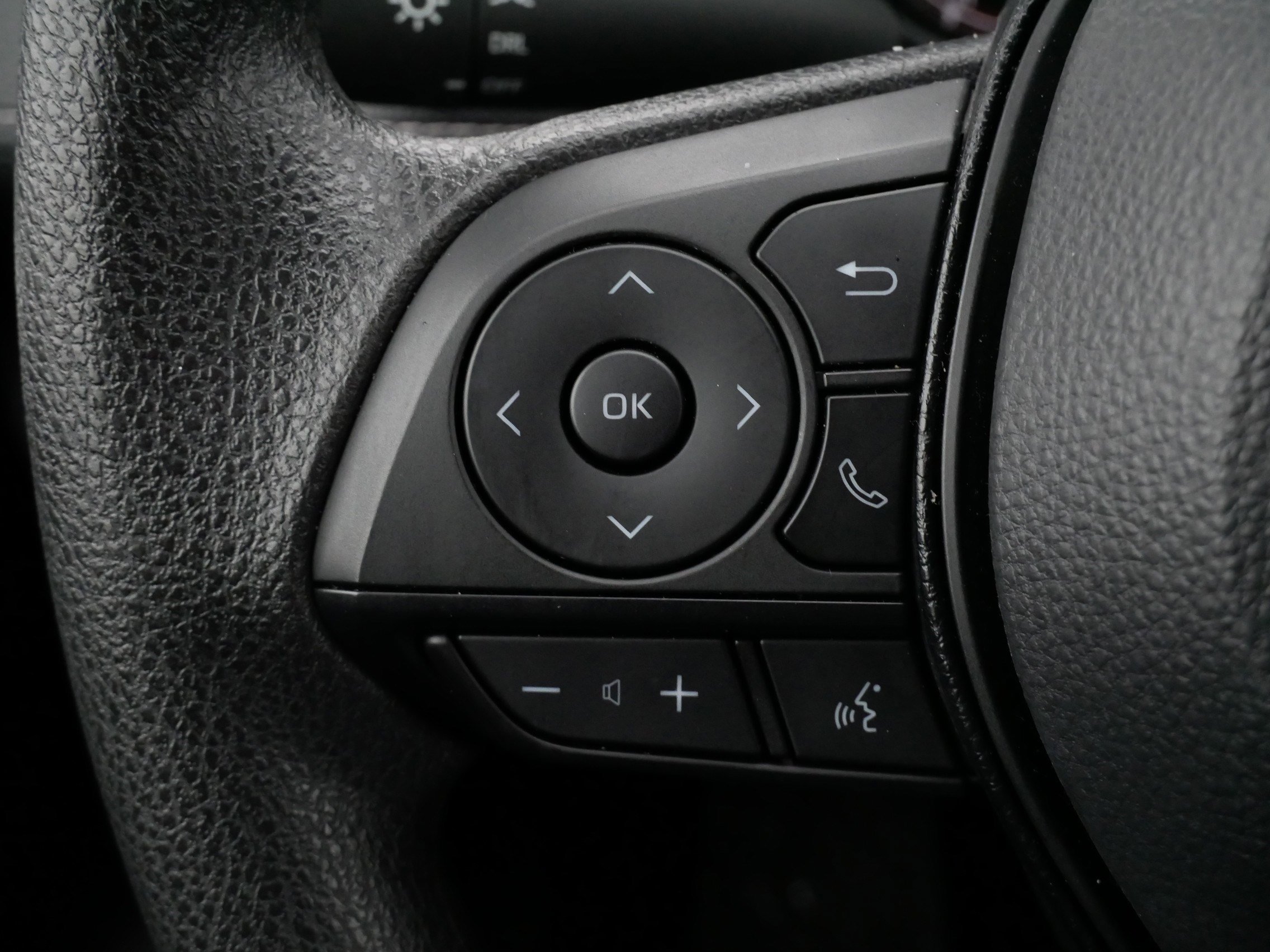 Used 2025 Toyota RAV4 LE image 26