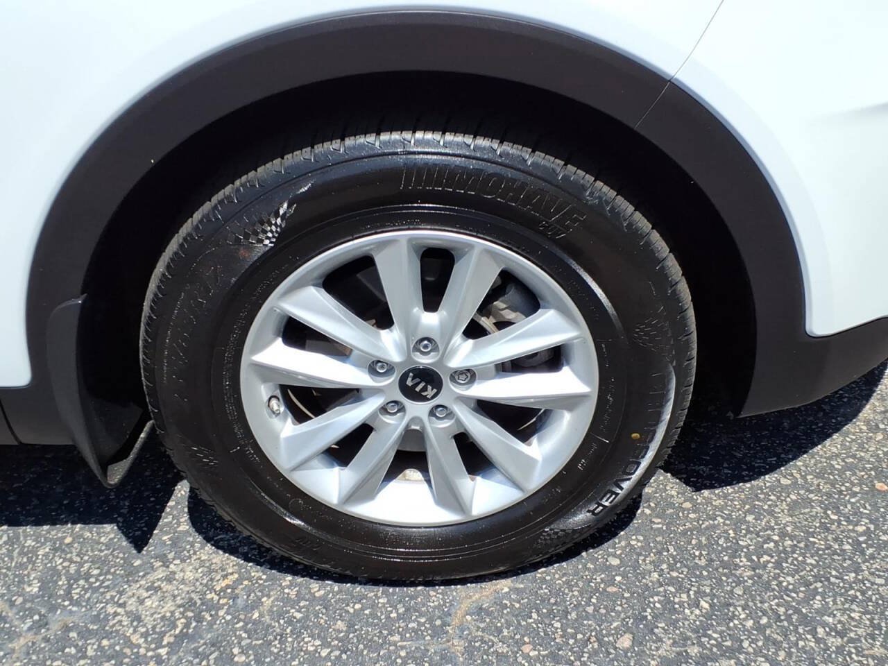 Used 2020 Kia Sorento L FWD image 10