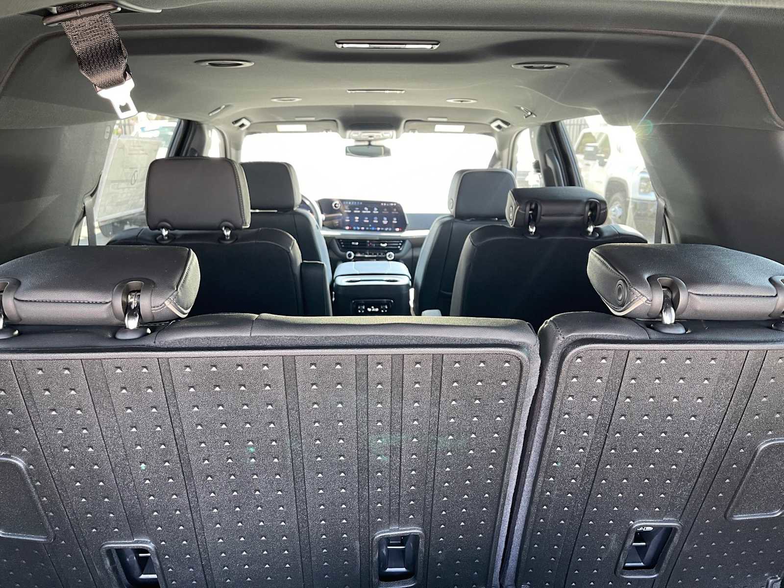 New 2025 Chevrolet Suburban Premier image 16