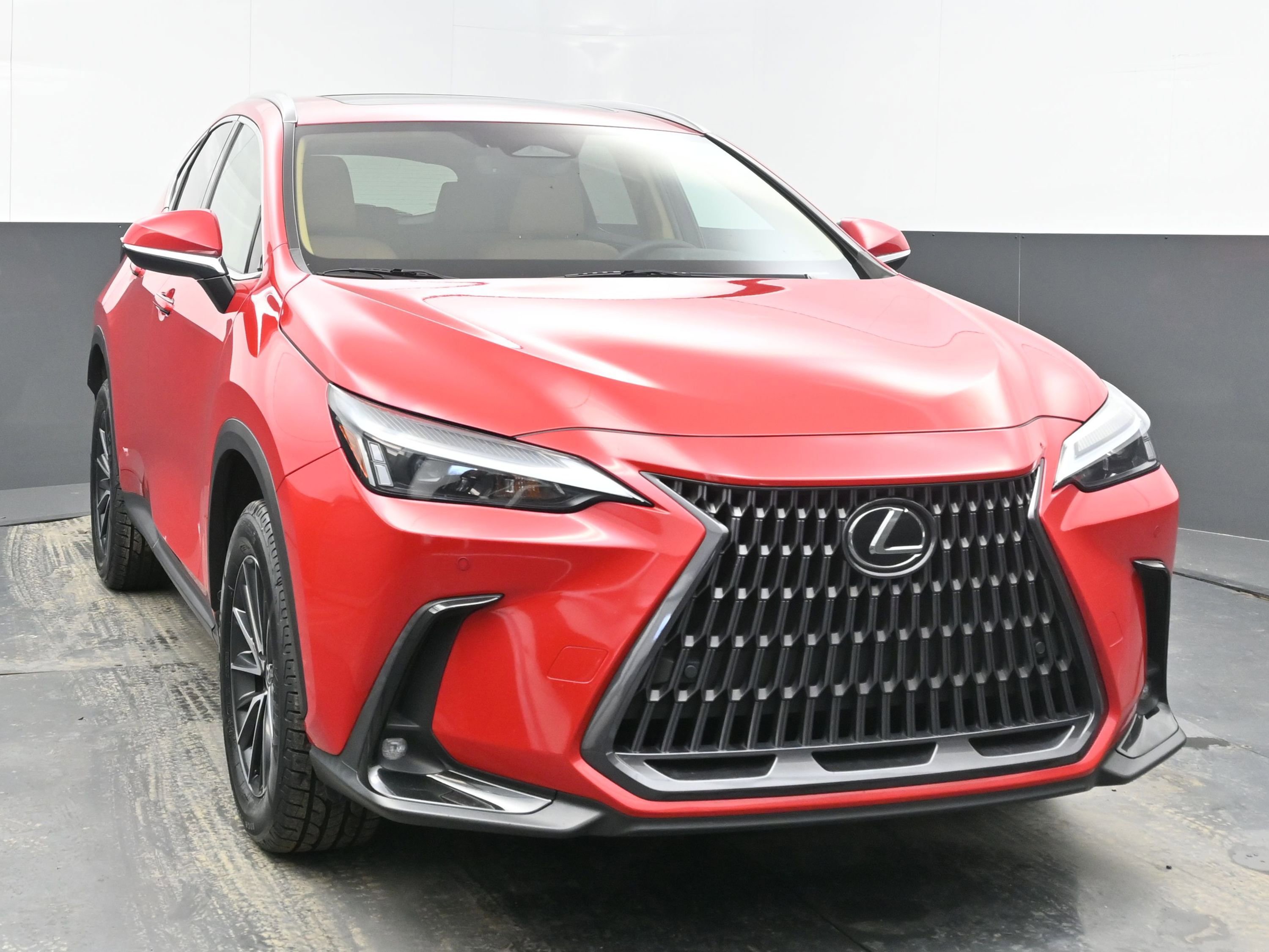 Used 2025 Lexus NX 250 FWD w/ Premium Package image 3