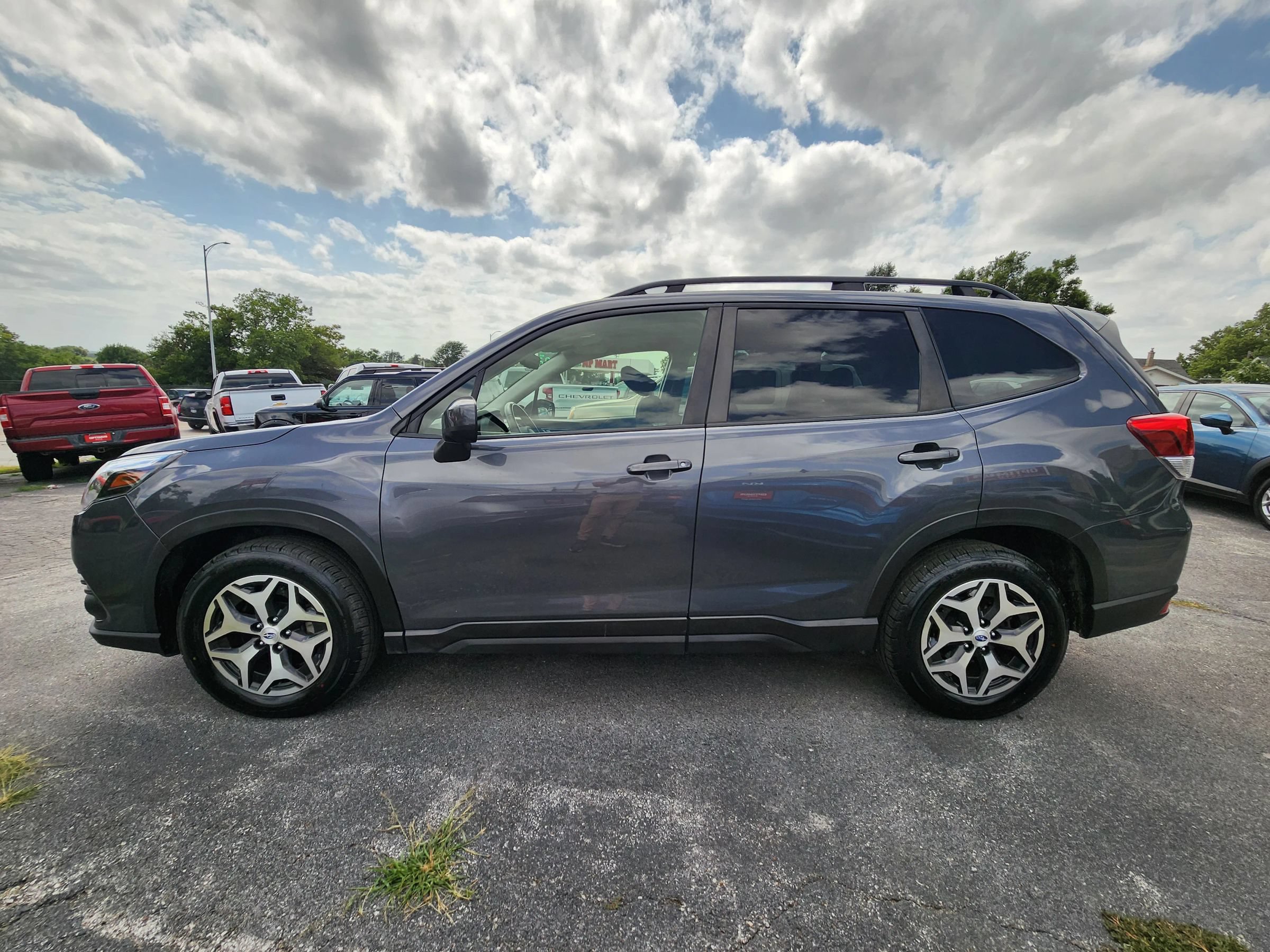 Used 2022 Subaru Forester Premium w/ Popular Package #1 AWD/4WD image 4