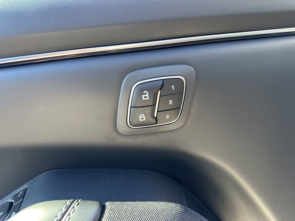 Used 2025 Ford Mustang Mach-E Select w/ Comfort Package Lite image 11