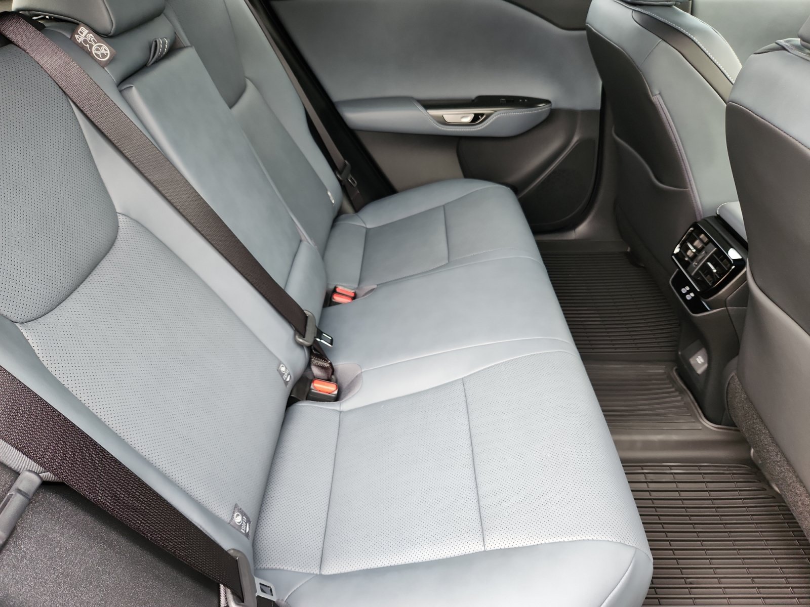 New 2026 Lexus RZ 450e AWD w/ Technology Package image 30