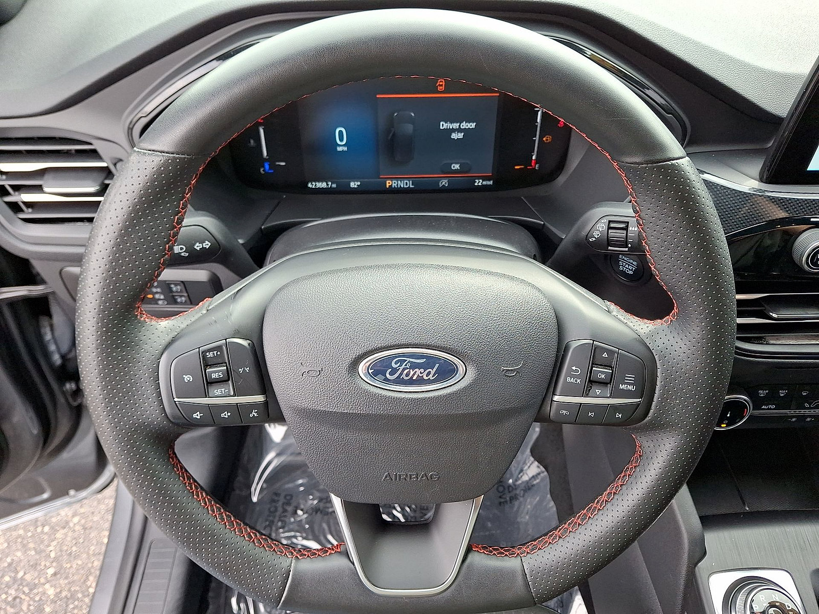 Used 2025 Ford Escape ST-Line FWD image 16