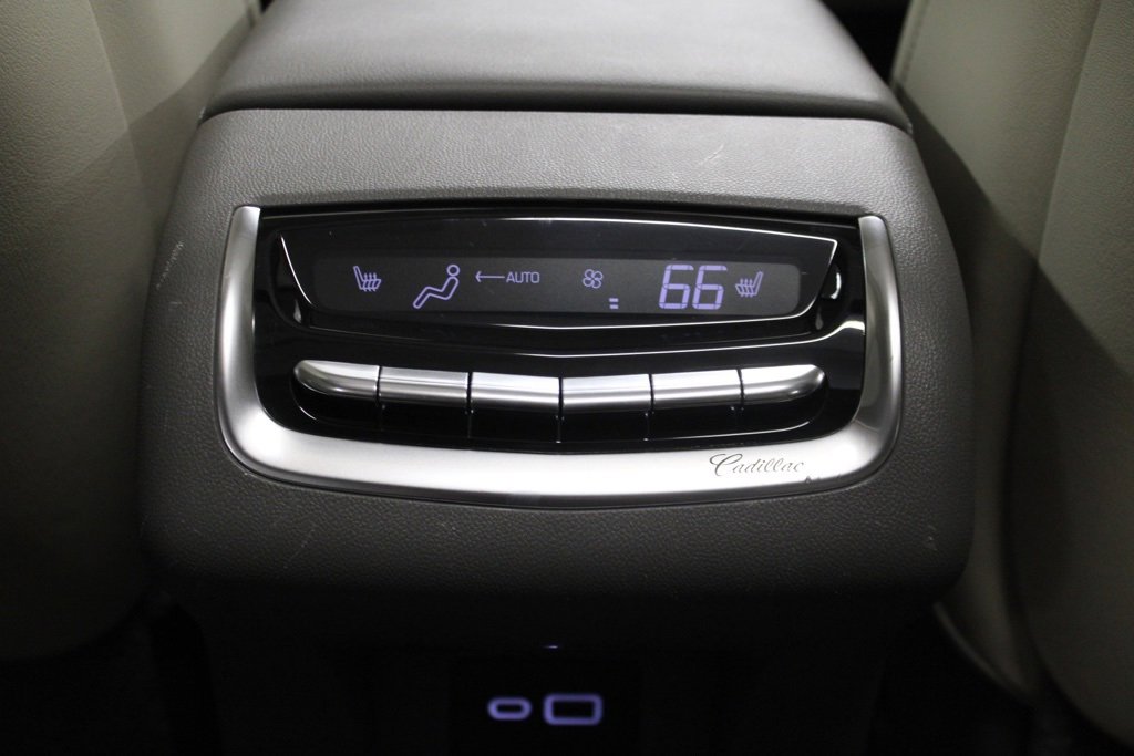 Used 2024 Cadillac XT6 Premium Luxury image 33