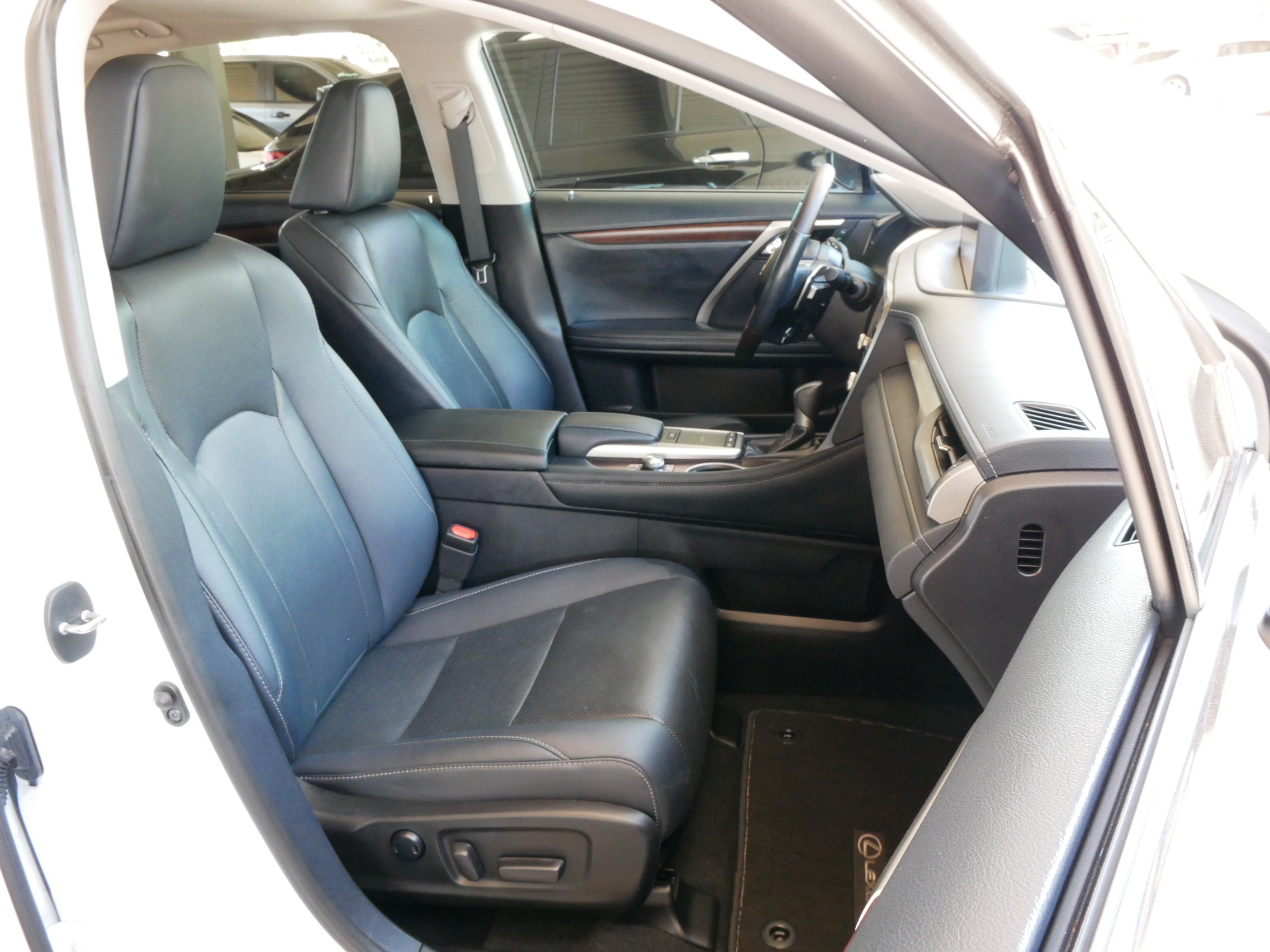 Certified 2021 Lexus RX 350 FWD w/ Premium Package image 8