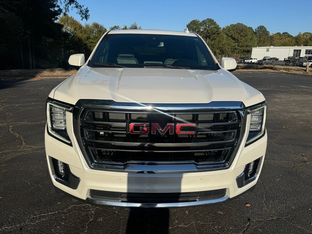 Used 2023 GMC Yukon SLT w/ SLT Premium Package image 11