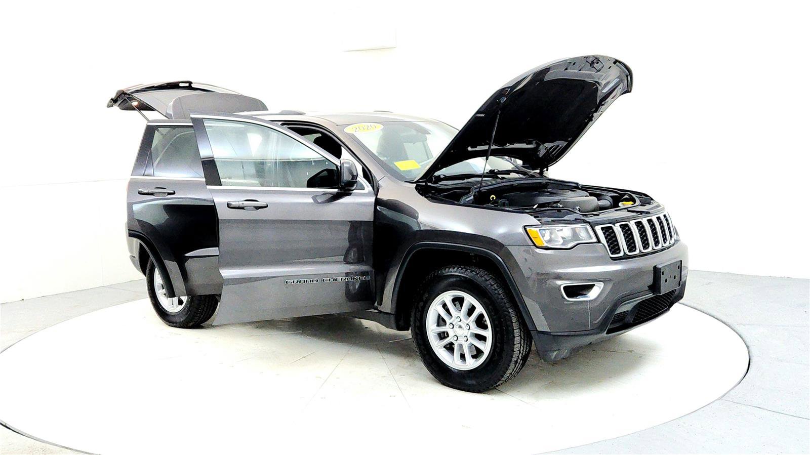 Used 2020 Jeep Grand Cherokee Laredo image 12