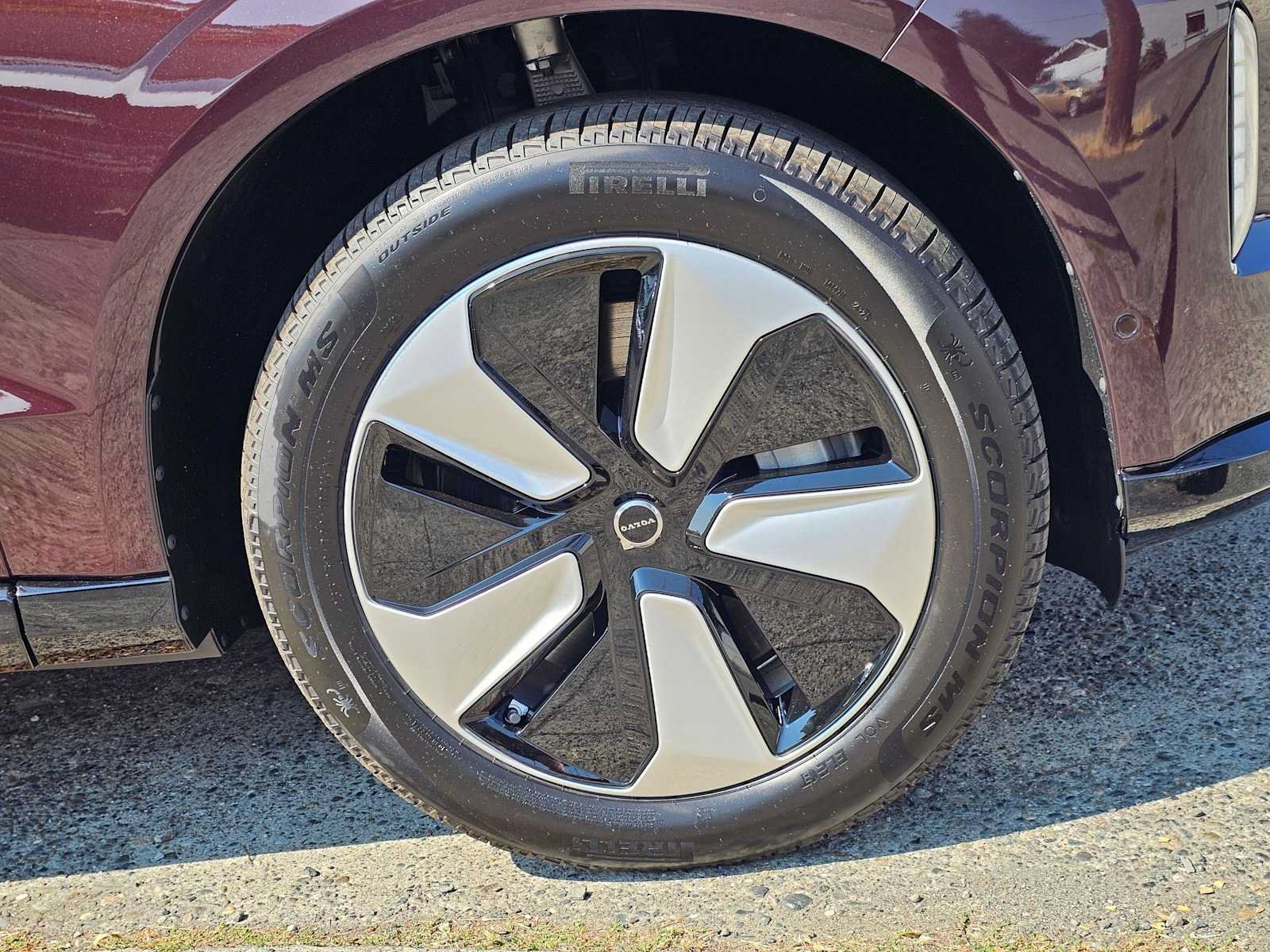 New 2026 Volvo EX90 Plus AWD/4WD image 9
