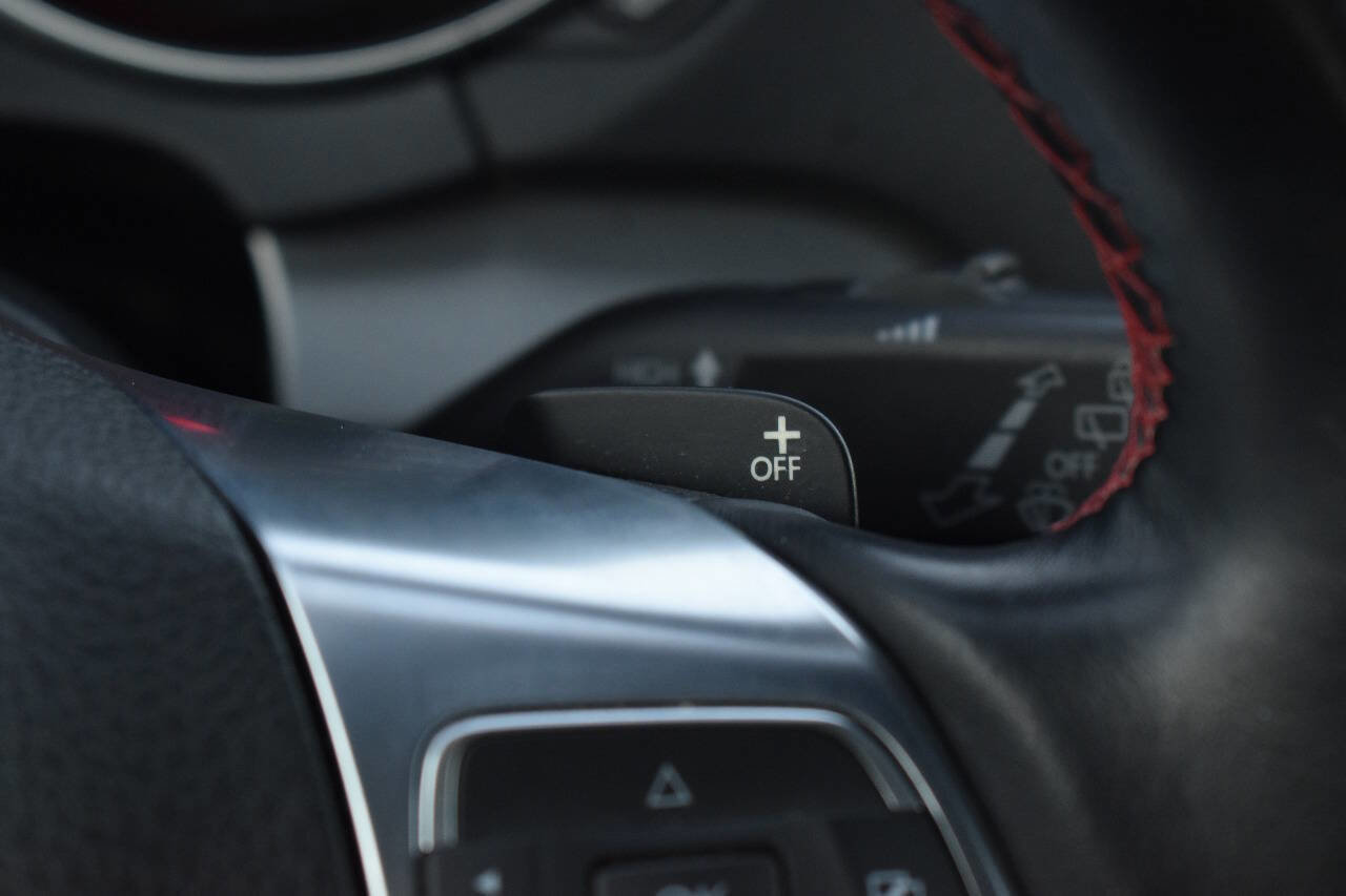 Used 2013 Volkswagen GTI Autobahn image 23