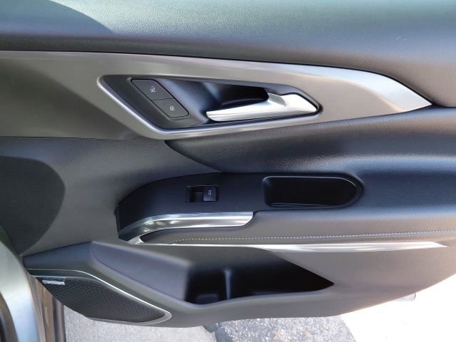 Used 2025 Chevrolet Traverse LT w/ Enhanced Driving Package image 29