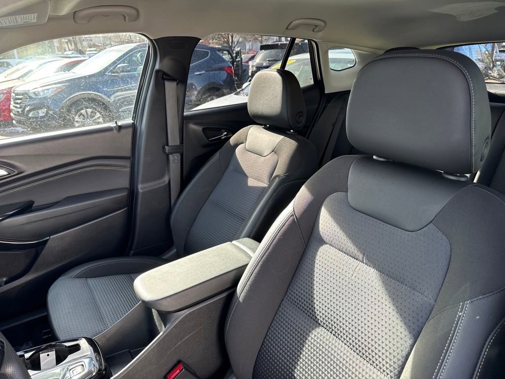 Used 2024 Chevrolet Trax LT image 19