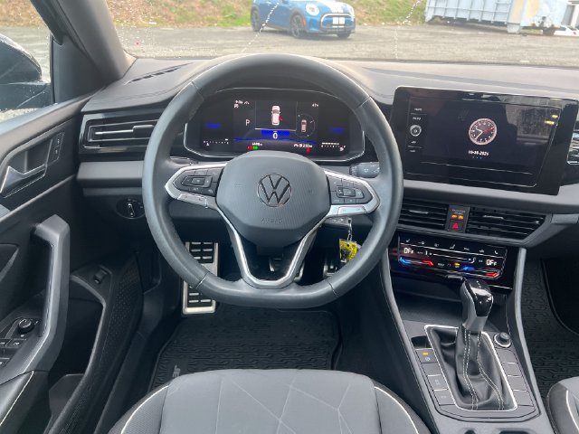 Used 2026 Volkswagen Jetta Sport FWD image 12