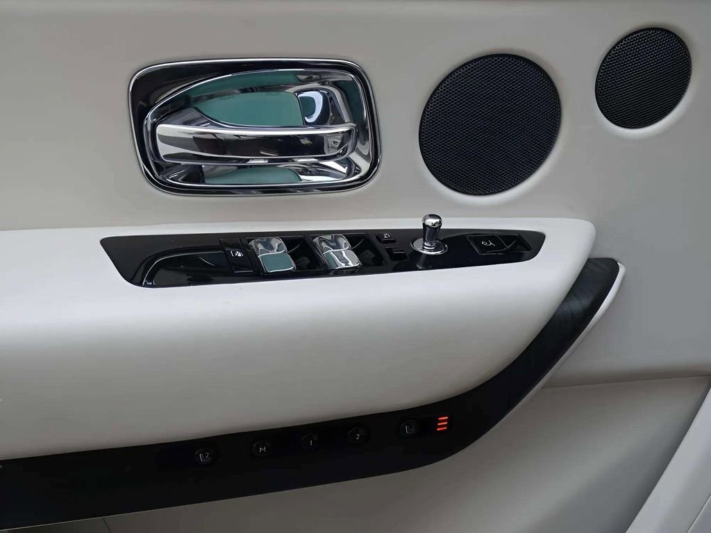 Used 2021 Rolls-Royce Cullinan AWD/4WD image 7