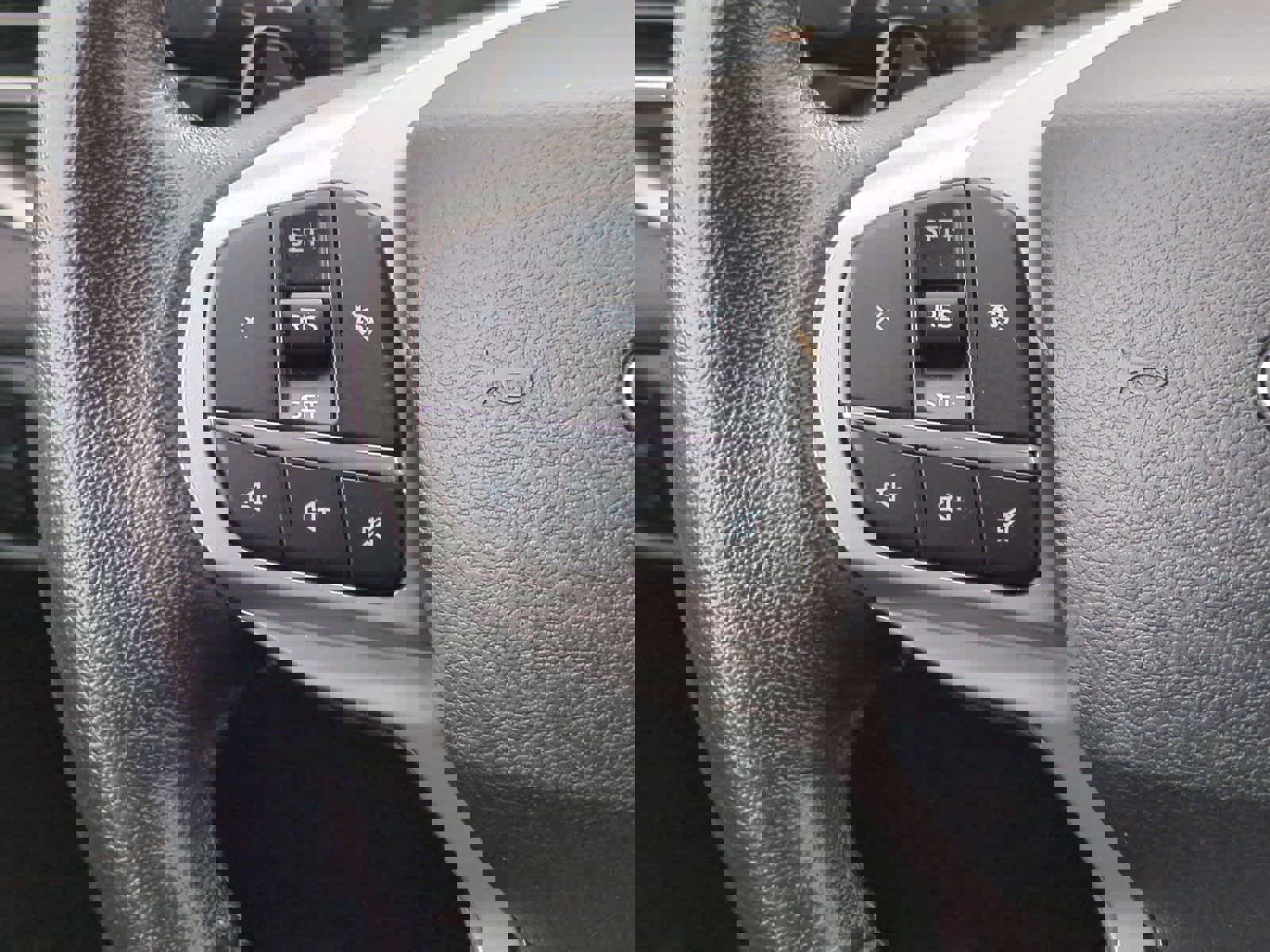 Used 2020 Ford Explorer XLT w/ Equipment Group 202A image 25