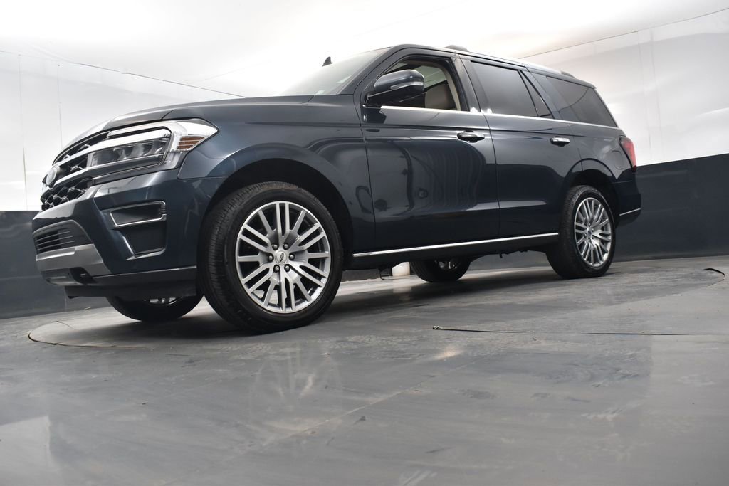 Used 2022 Ford Expedition Limited image 21
