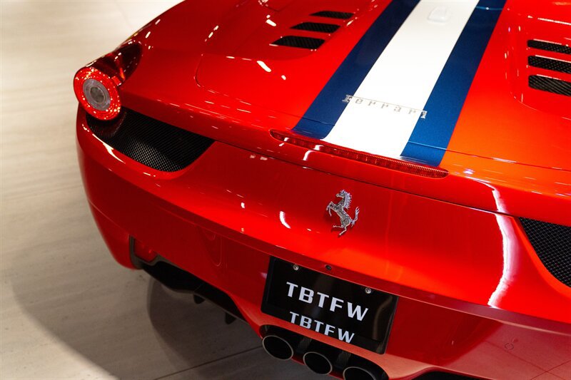 Used 2015 Ferrari 458 Spider RWD image 16
