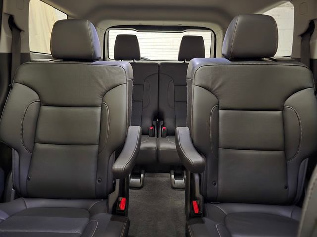 Used 2023 GMC Acadia SLT w/ Elevation Edition image 31