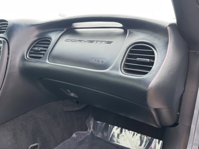 Used 2004 Chevrolet Corvette Coupe w/ Roof Package image 43