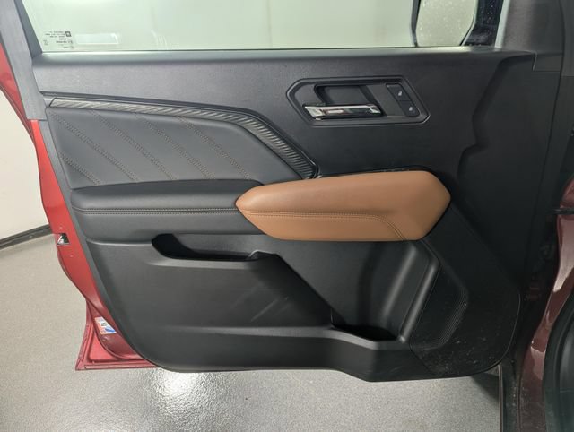 Used 2024 GMC Canyon AT4 w/ Canyon Safety Plus Package AWD/4WD image 9