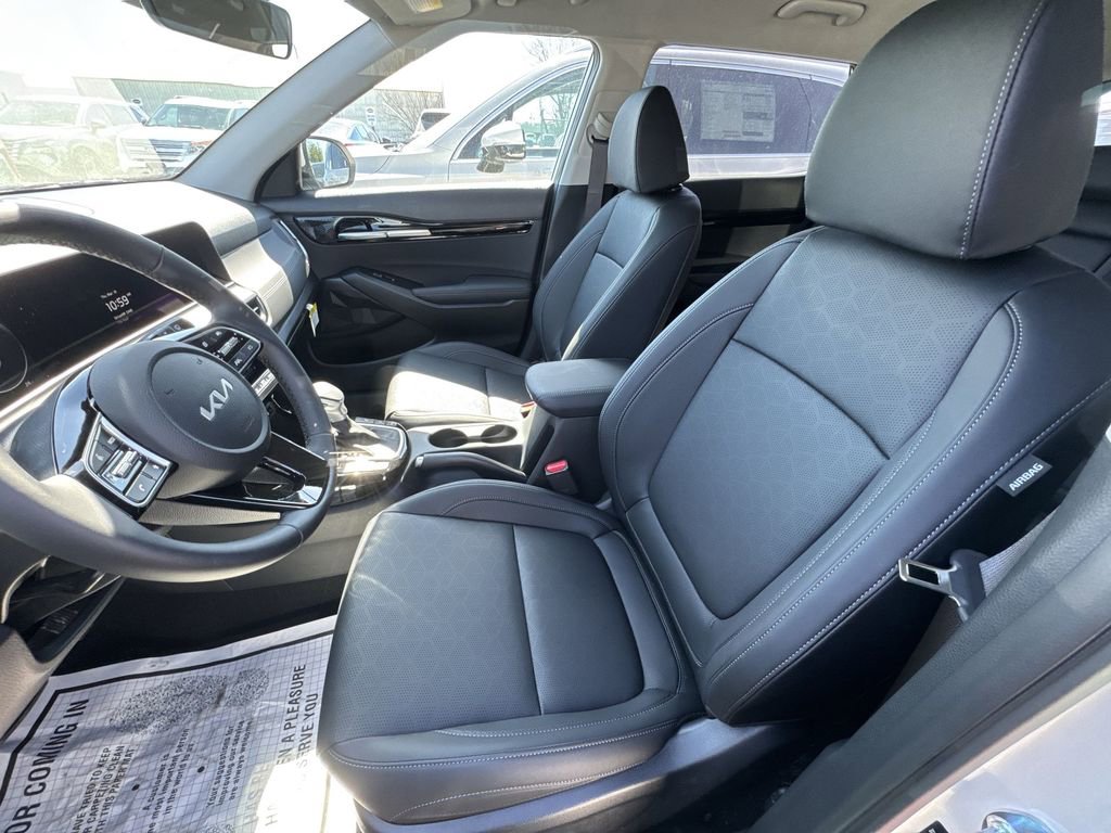 New 2026 Kia Seltos EX FWD image 11