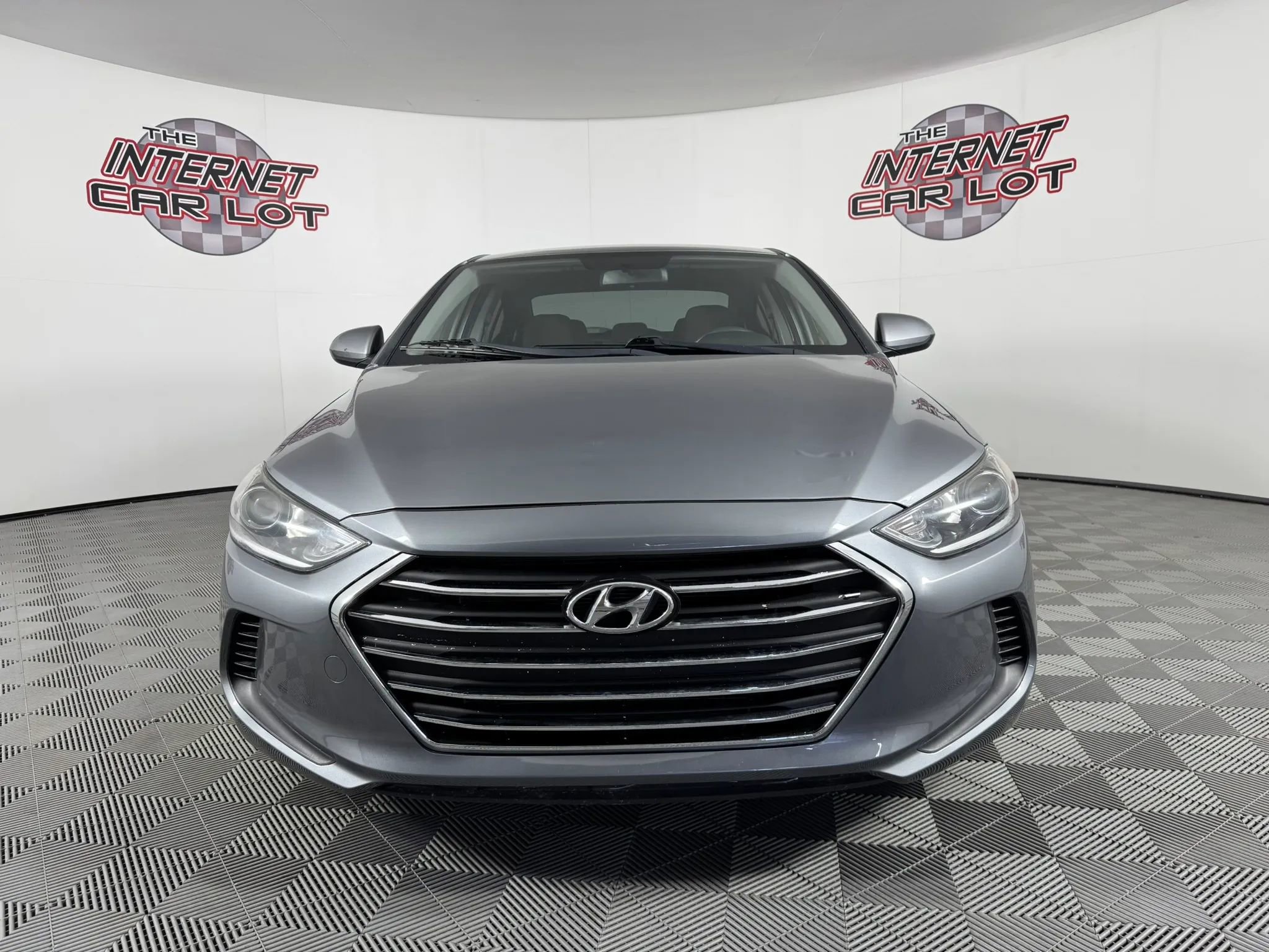 Used 2018 Hyundai Elantra SEL w/ Cargo Package FWD image 2