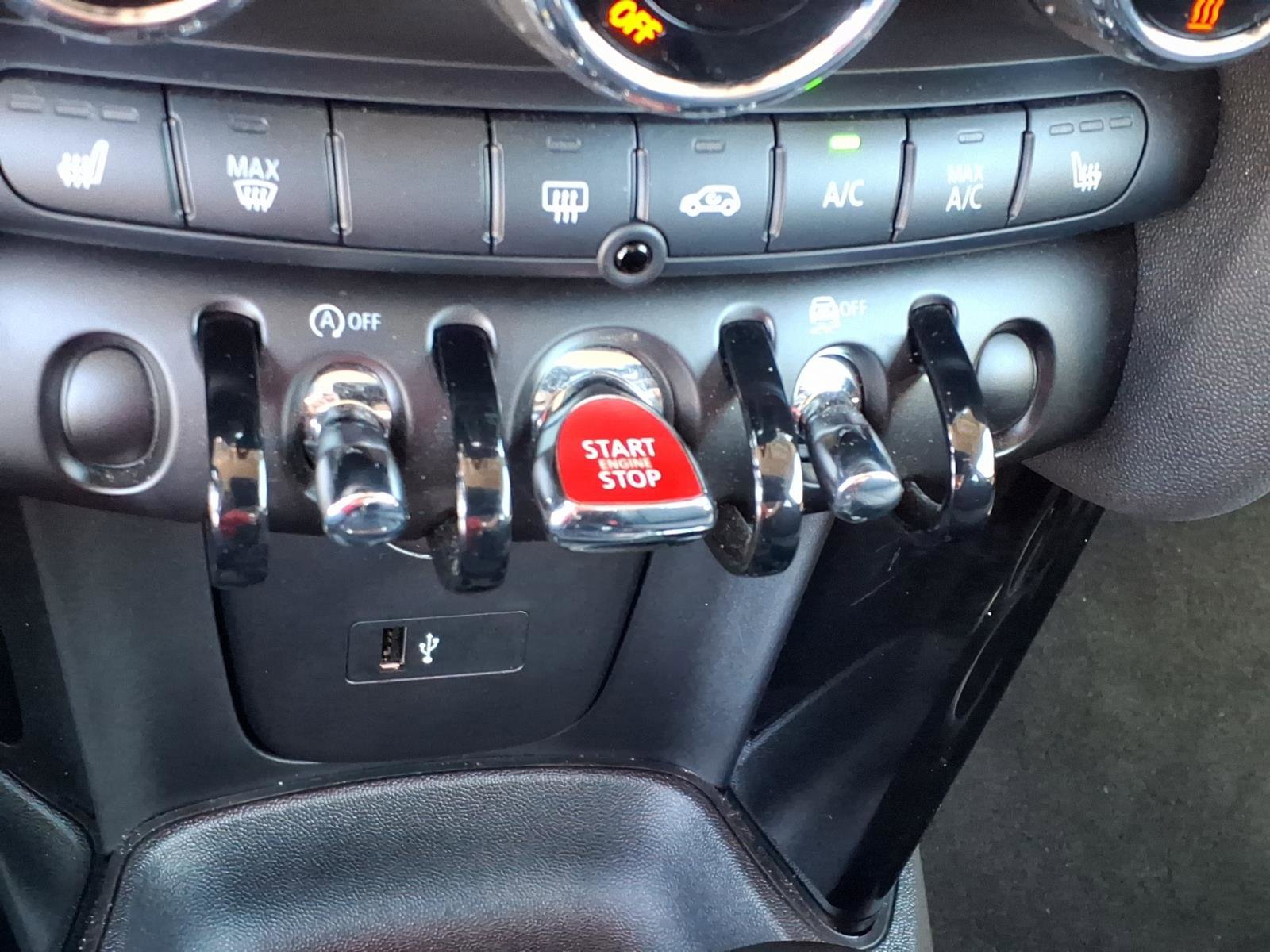 Used 2022 MINI Cooper 2-Door Hardtop image 15