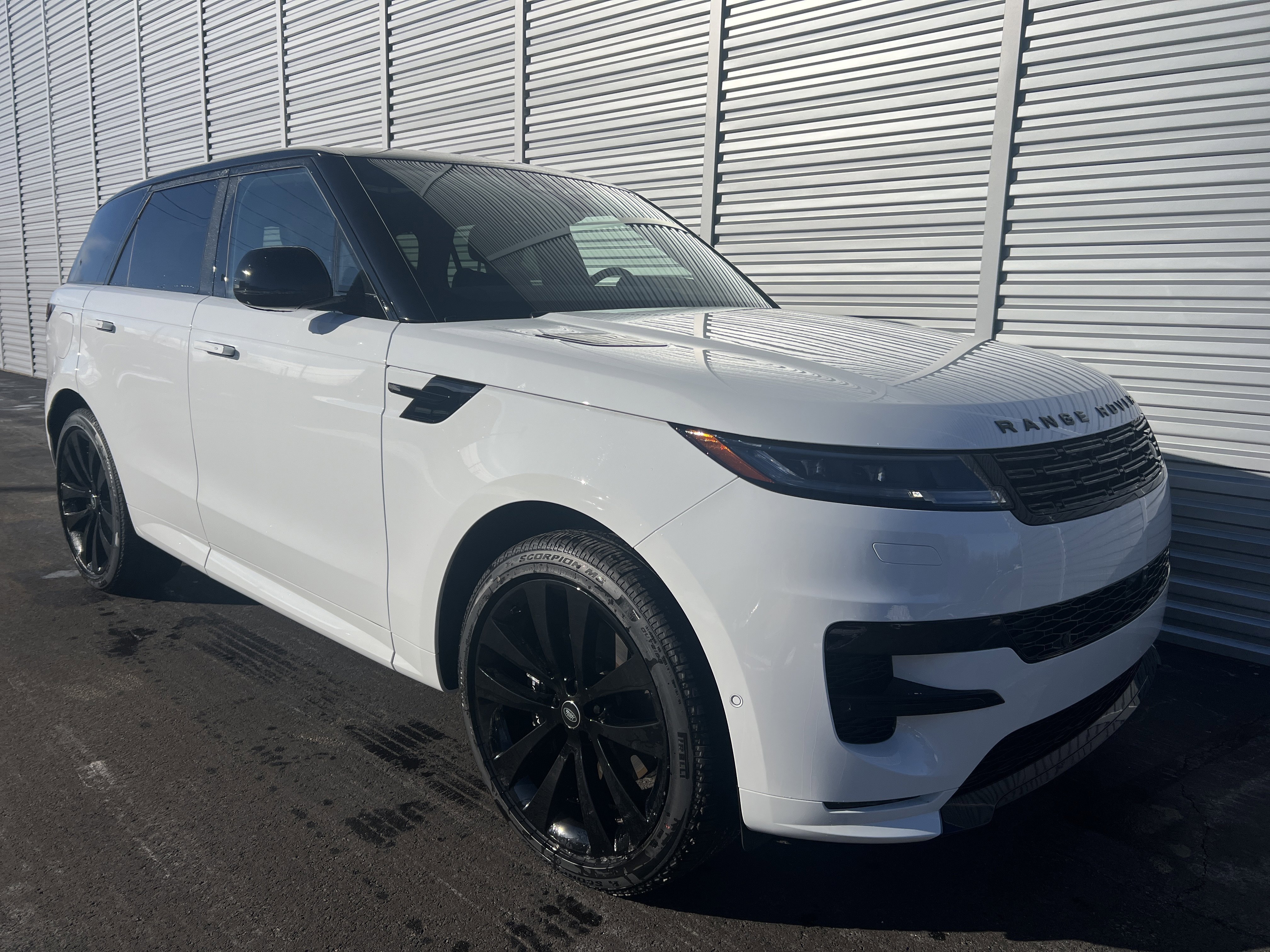 New 2025 Land Rover Range Rover Sport Dynamic SE image 7
