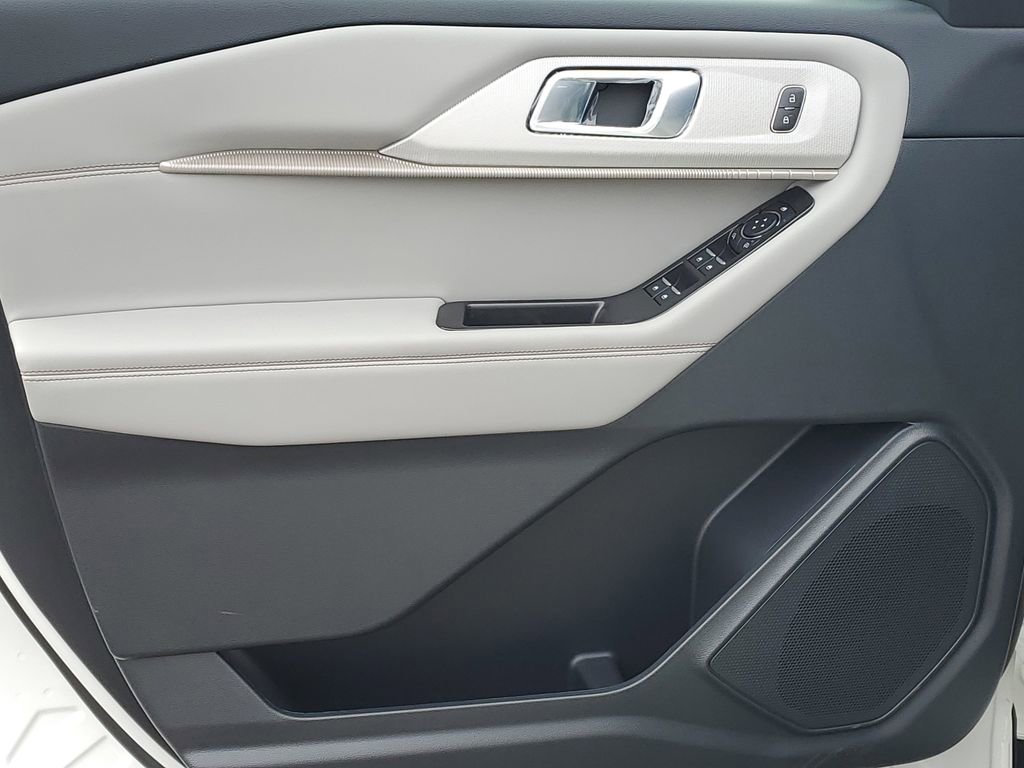 New 2026 Ford Explorer Active w/ Active Comfort Package image 24