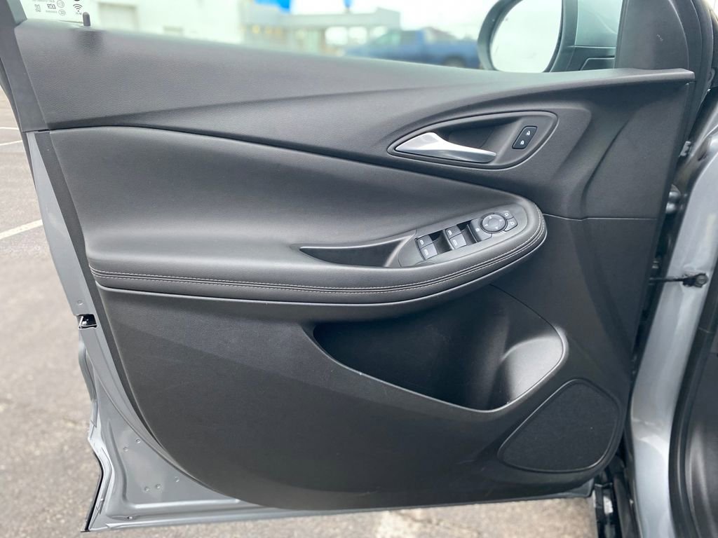 Used 2024 Buick Encore GX Sport Touring image 19