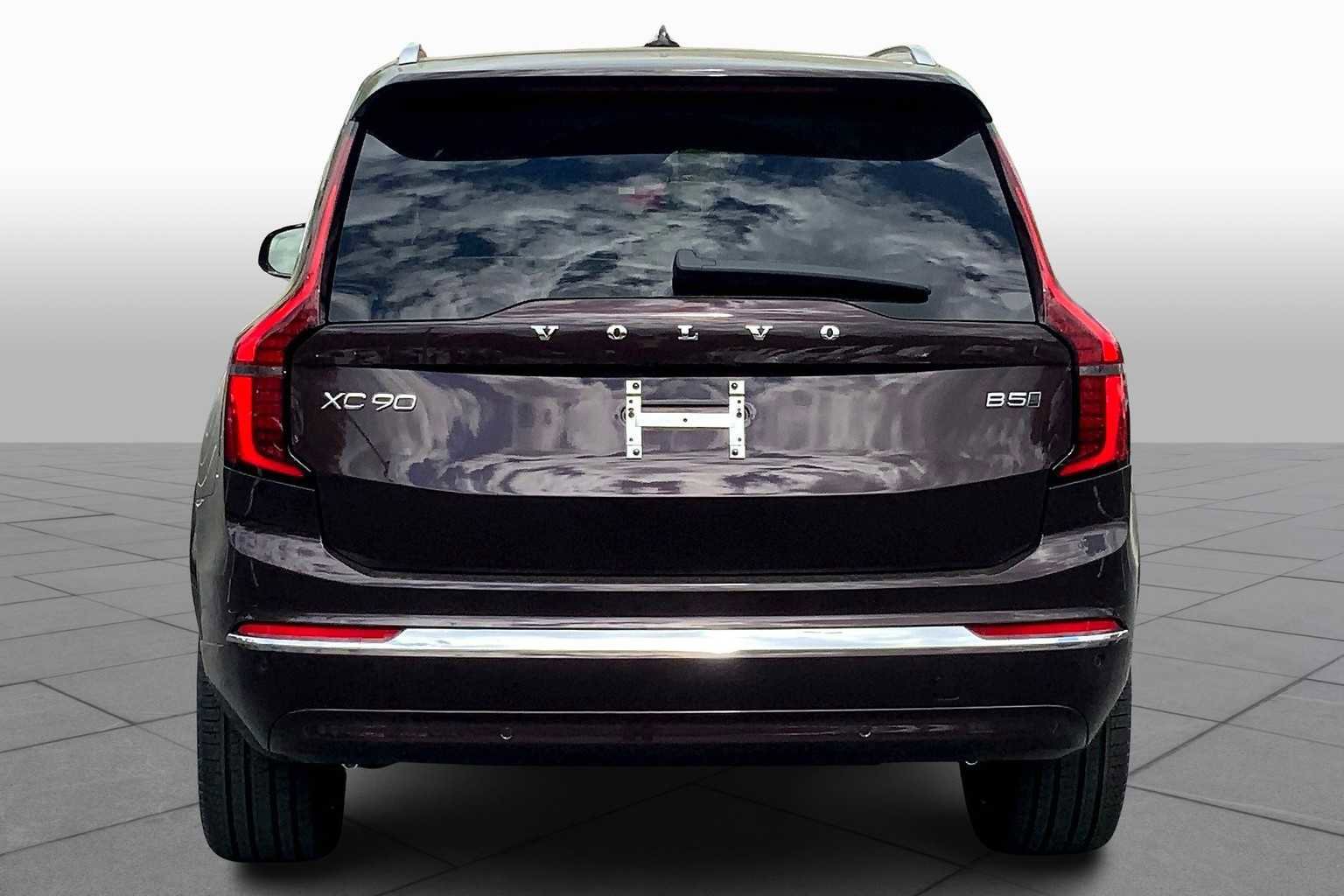 New 2025 Volvo XC90 B5 Plus image 4