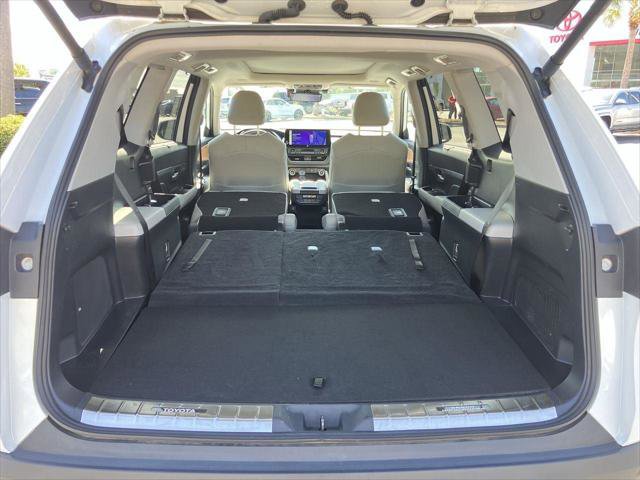 Certified 2024 Toyota Grand Highlander AWD image 32
