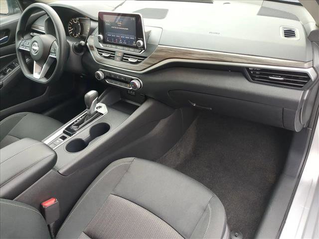 Used 2025 Nissan Altima 2.5 SV image 25