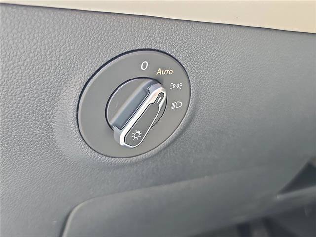 New 2026 Volkswagen Taos SE FWD image 7